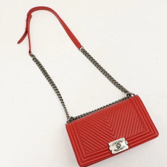 Chanel Medium Chevron Boy Bag - Red - Picture 4 of 16